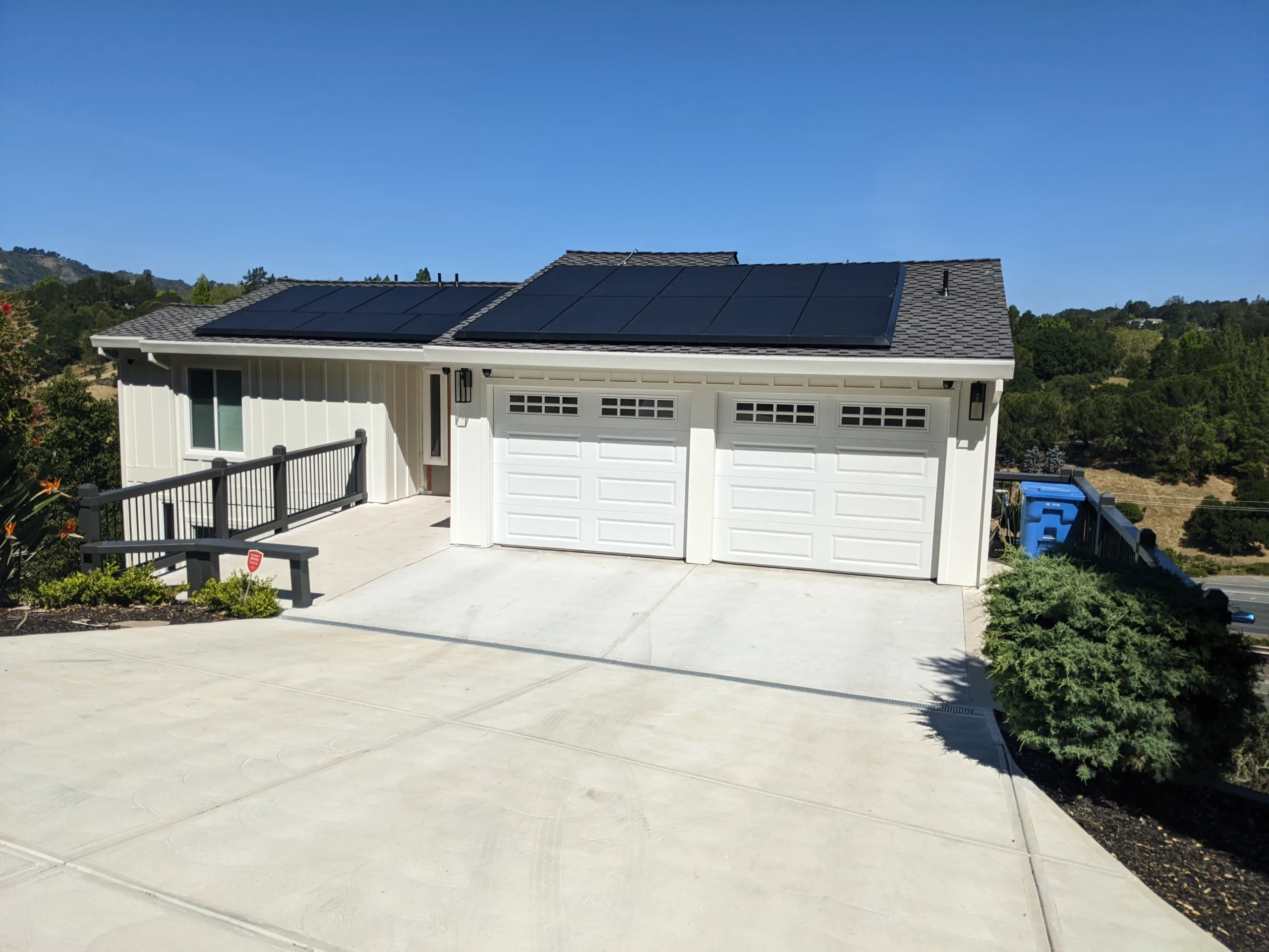 LongPanelGarageDoorWithWindows