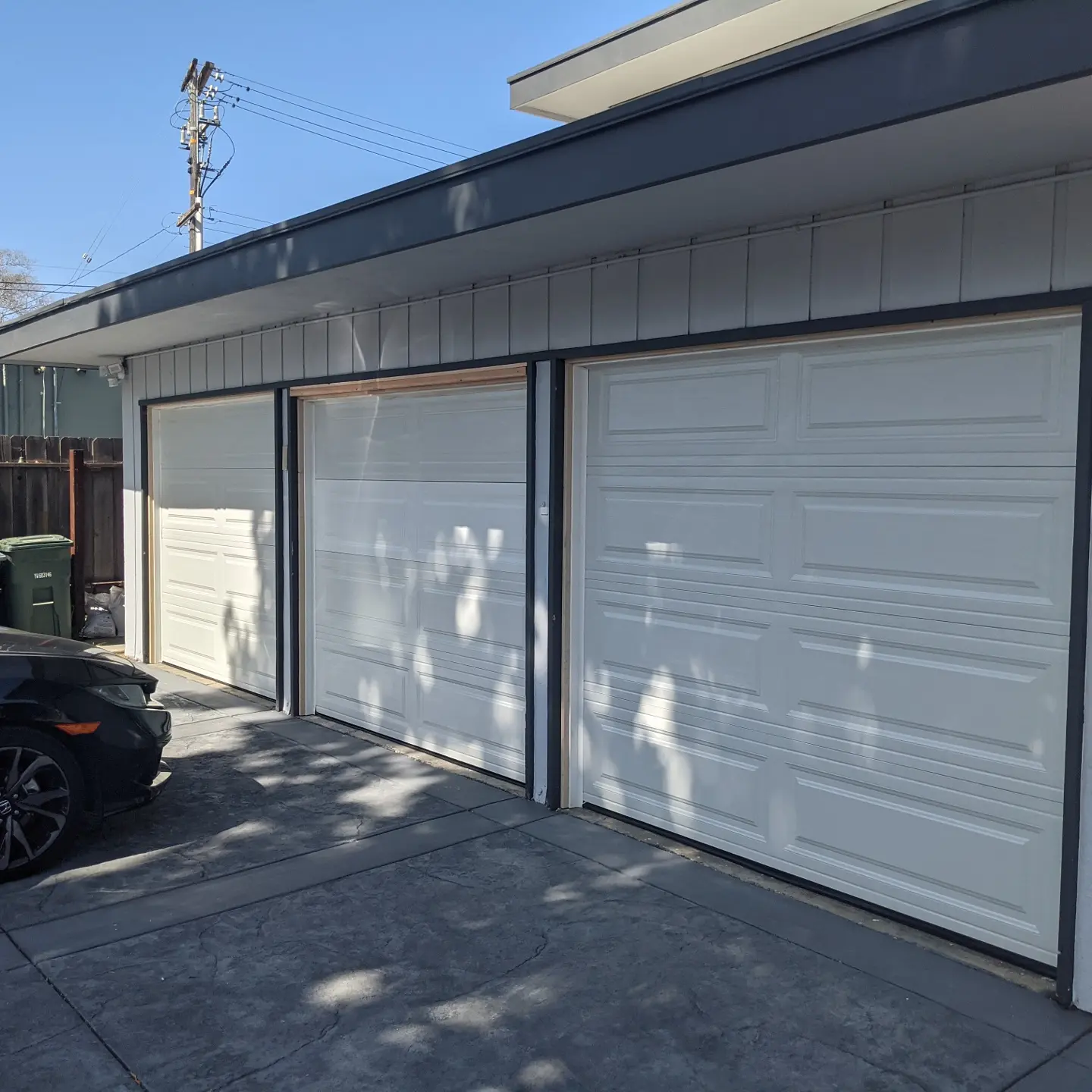 LongPanelSingleCarGarageDoors