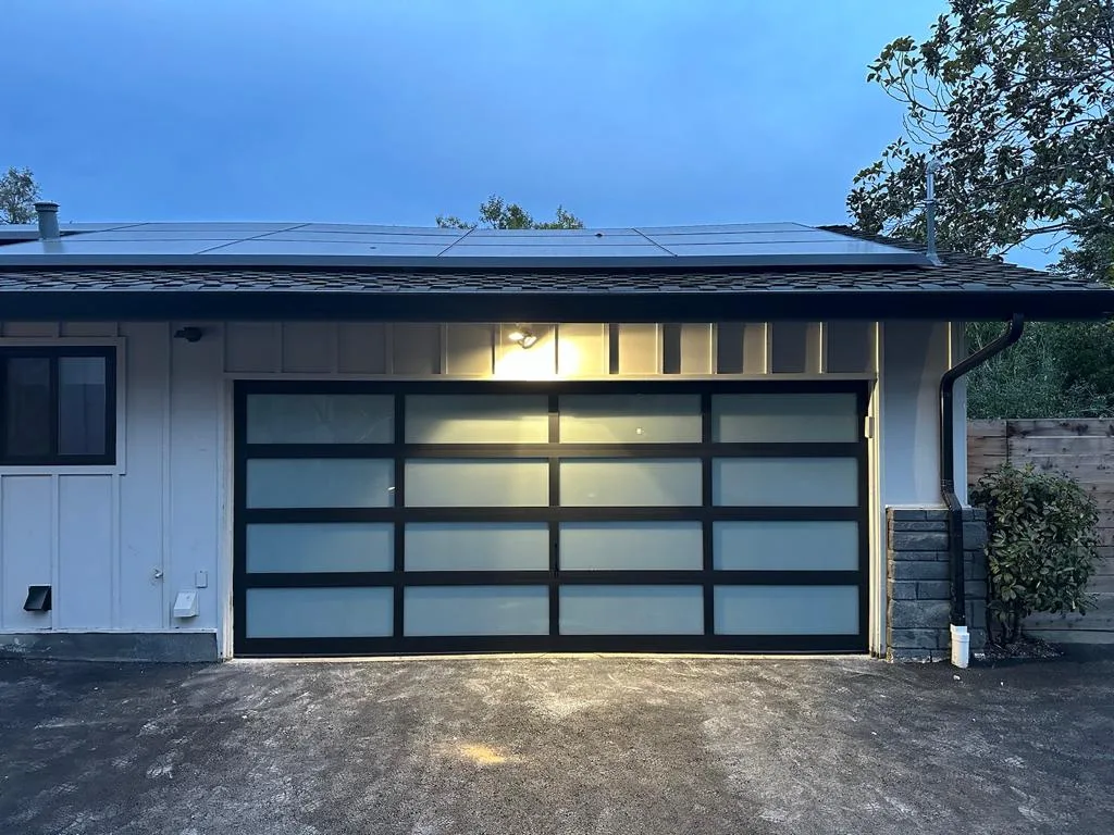 ModernGarageDoorLook