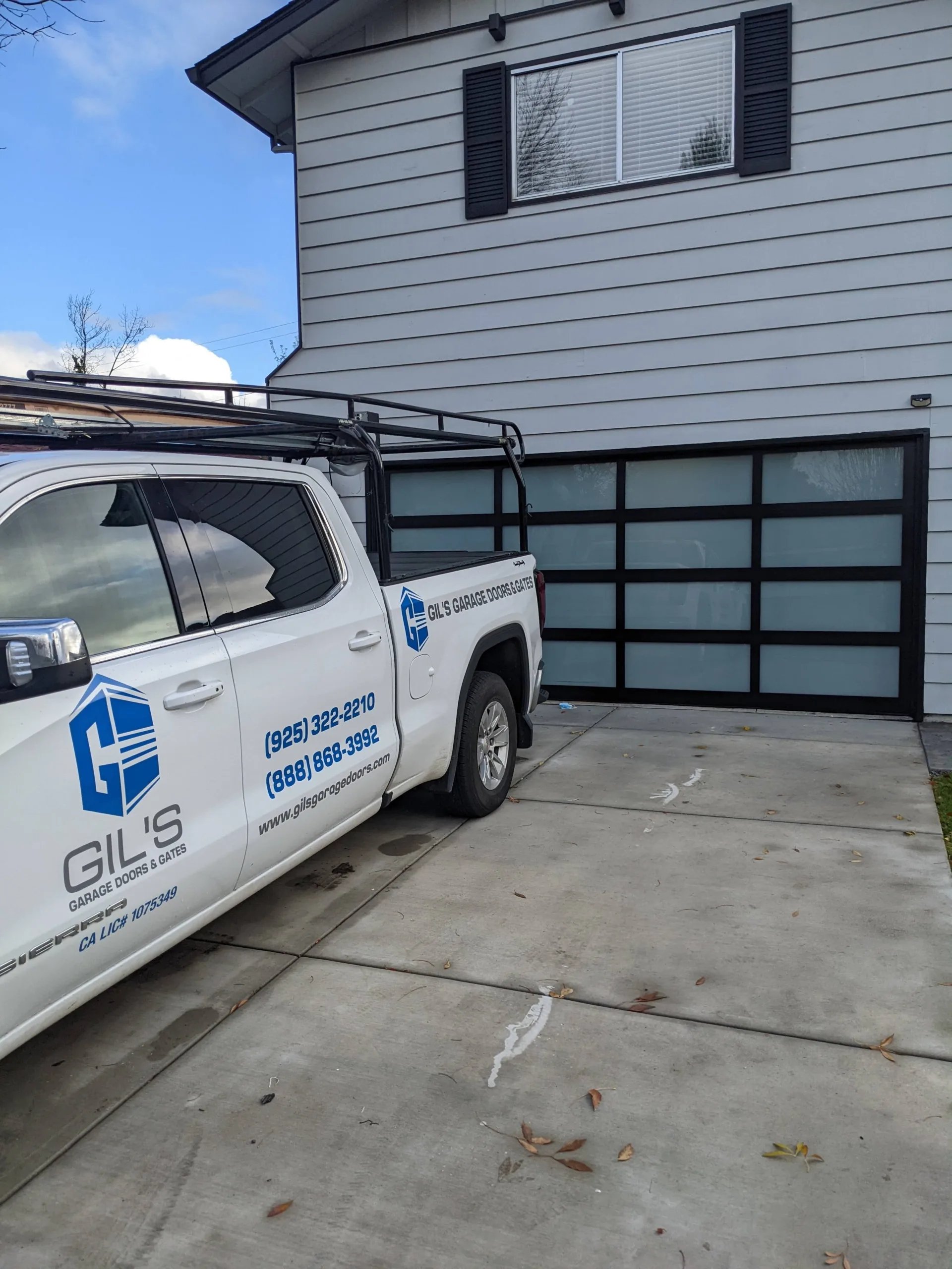 WorkTruckWithFullViewGarageDoor